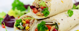 drei Wraprollen mit Gemüse